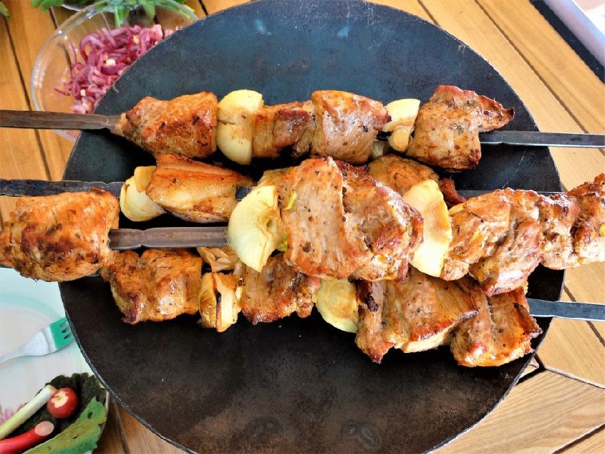 Leckeres türkisches Restaurant mit Grillgerichte sowie Döner und Pizza und orientalisches Essen bei Restaurant Kapadokya in Hildesheim mit Lieferservice.
